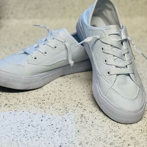 Sleek White Women's Athletic Sneakers